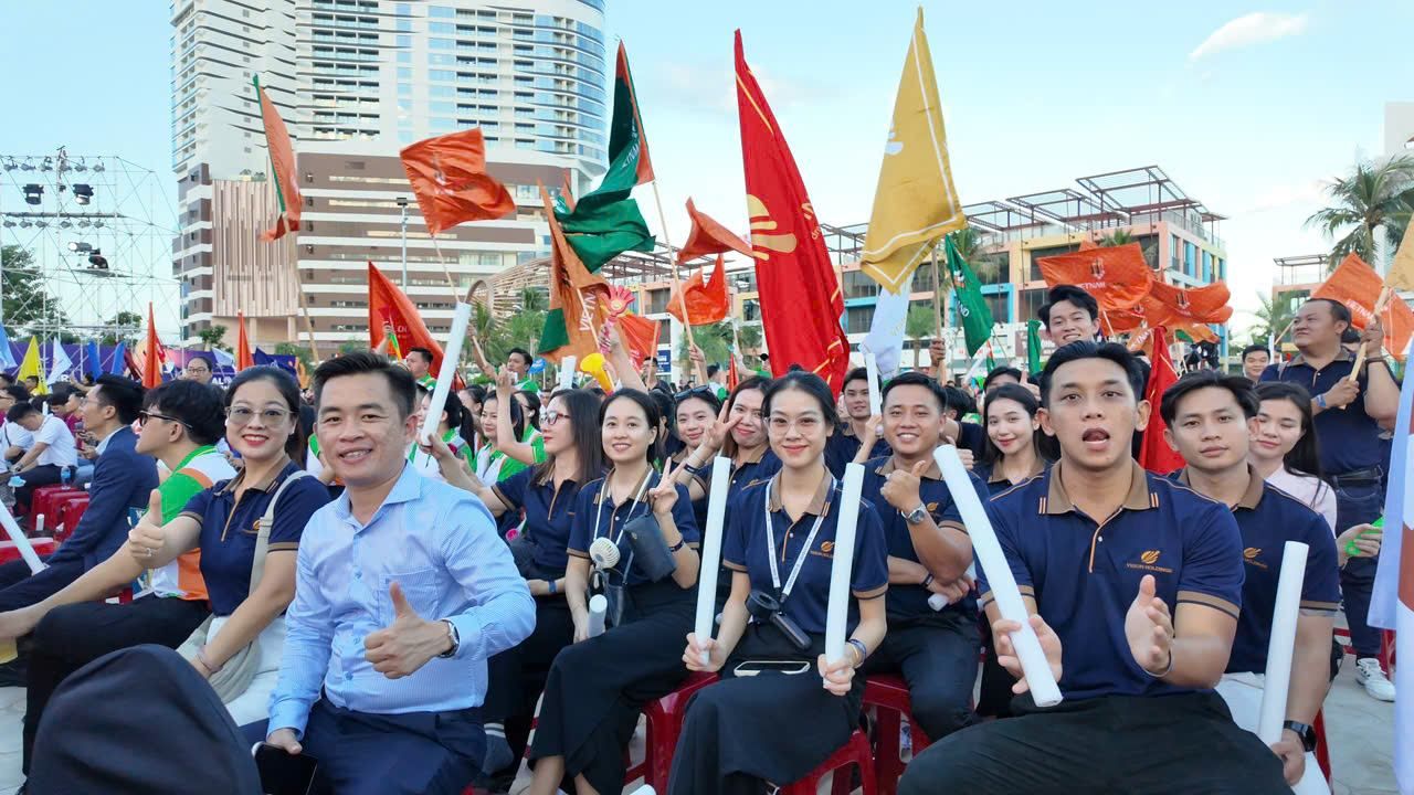 Đội ngũ Global Realty tại lễ ra quân dự án